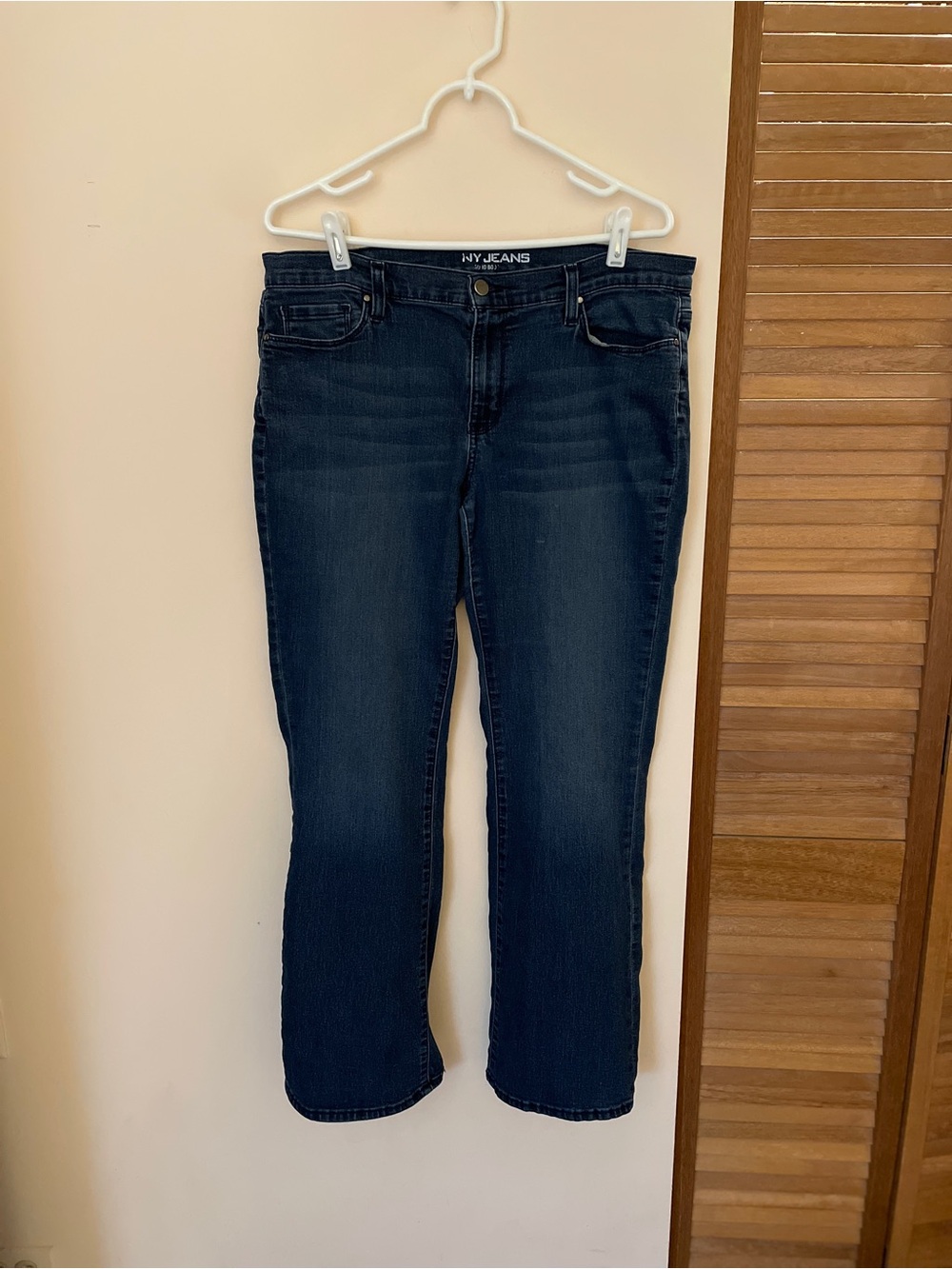 DKNY Jeans EUC.